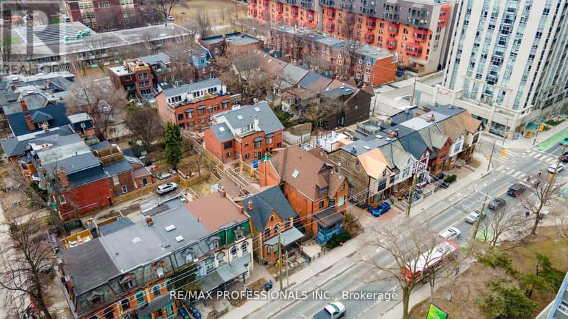 C - 253 Wellesley Street E — photo 37 of 40