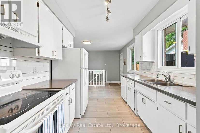 4 Griffin Road — photo 4 of 39