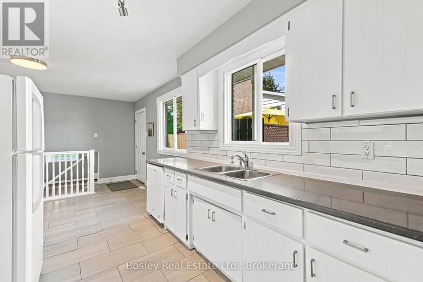 4 Griffin Road — photo 5 of 39