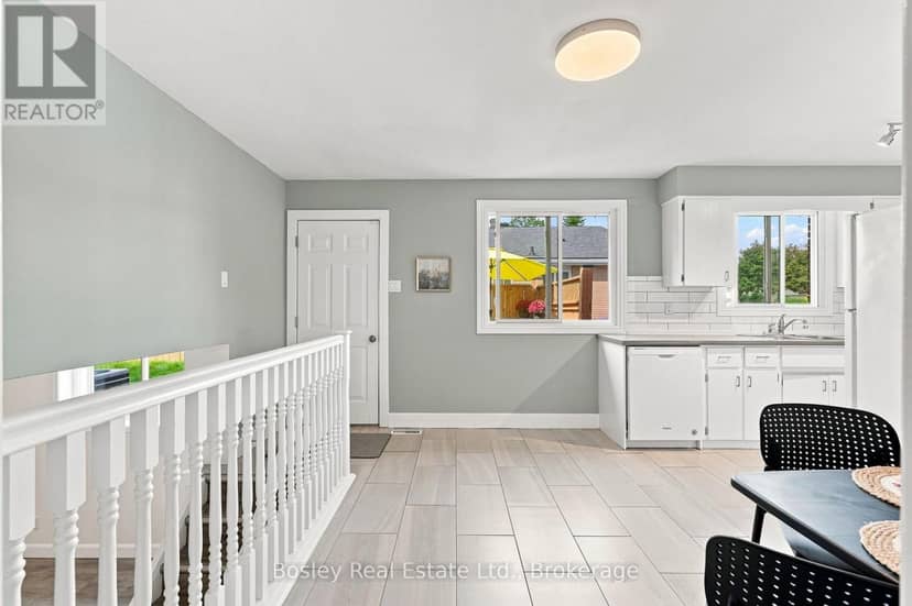 4 Griffin Road — photo 8 of 39