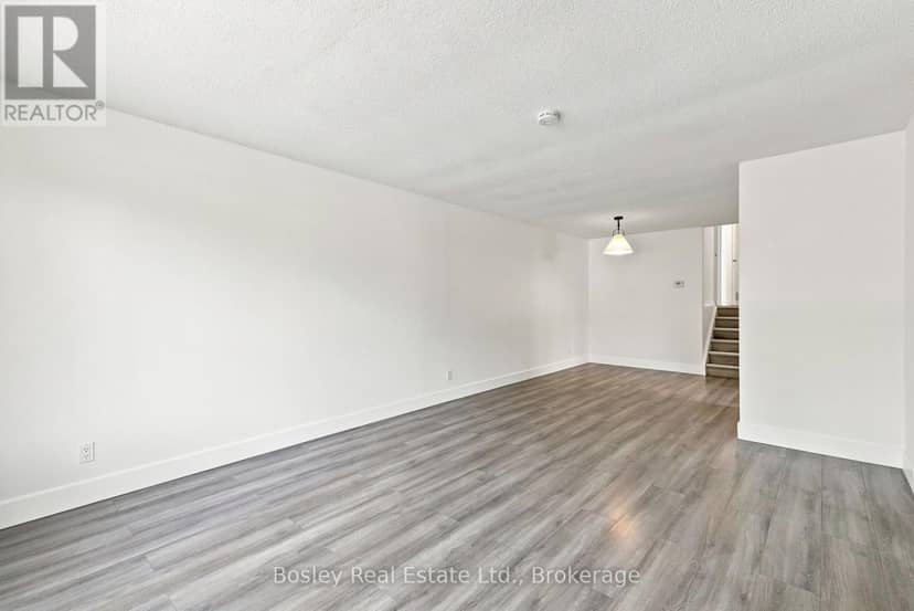 4 Griffin Road — photo 9 of 39