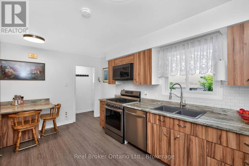 647 Manly Street — photo 11 of 34