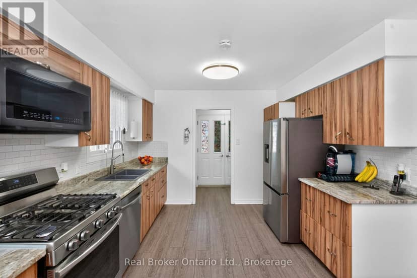 647 Manly Street — photo 12 of 34