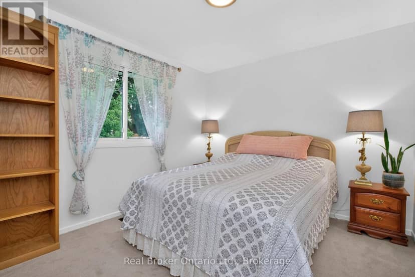 647 Manly Street — photo 15 of 34