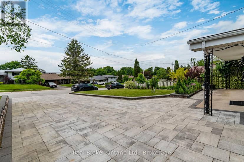 647 Manly Street — photo 2 of 34