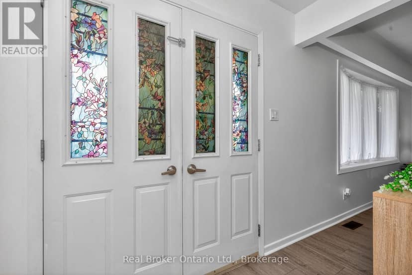 647 Manly Street — photo 4 of 34