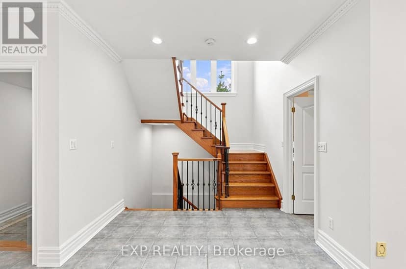 33 Valleyford Avenue — photo 14 of 40