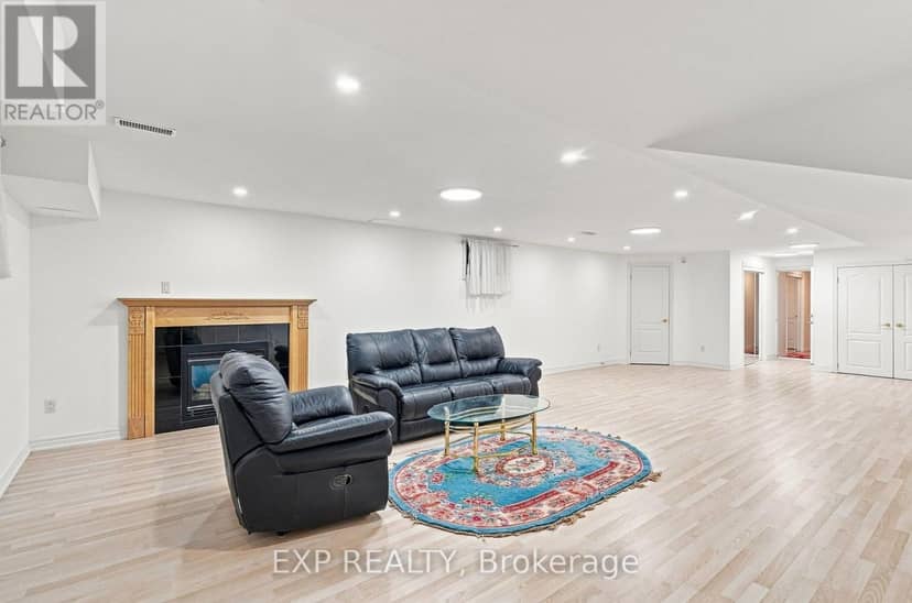 33 Valleyford Avenue — photo 32 of 40