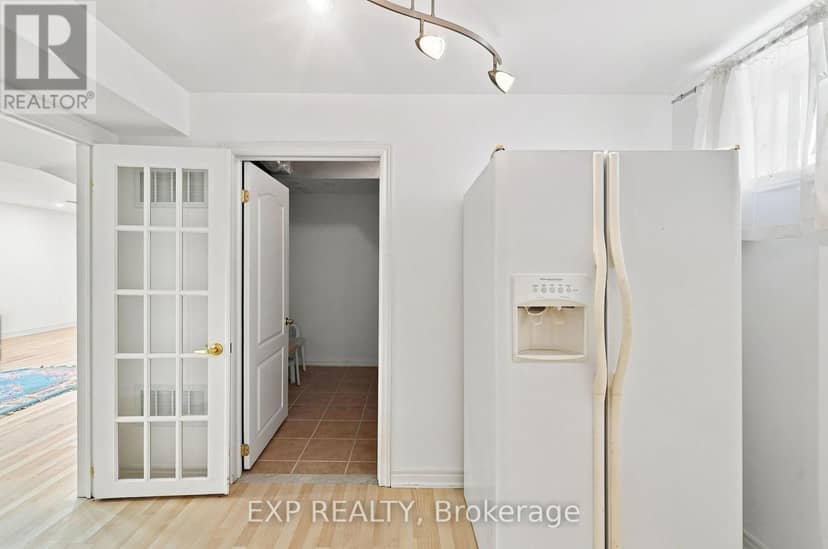 33 Valleyford Avenue — photo 36 of 40