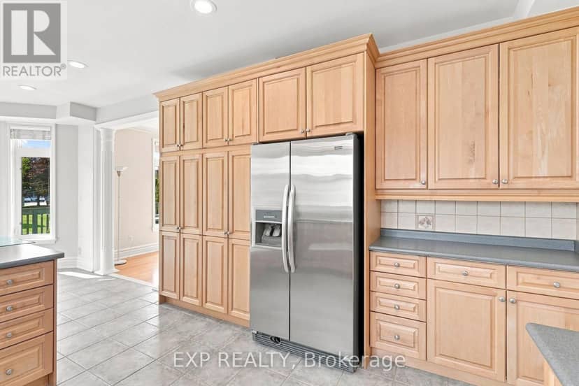 33 Valleyford Avenue, Richmond Hill, photo 5