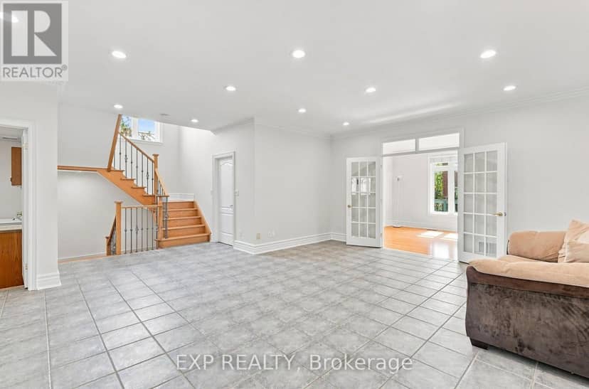33 Valleyford Avenue — photo 9 of 40