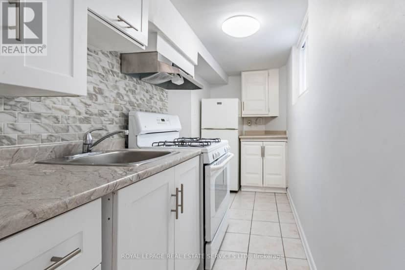 740 Lansdowne Avenue — photo 16 of 23