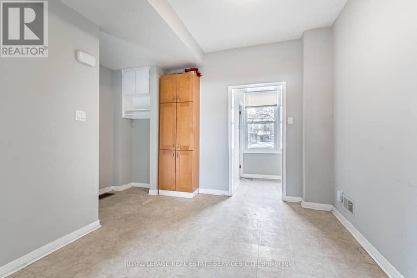 740 Lansdowne Avenue — photo 9 of 23