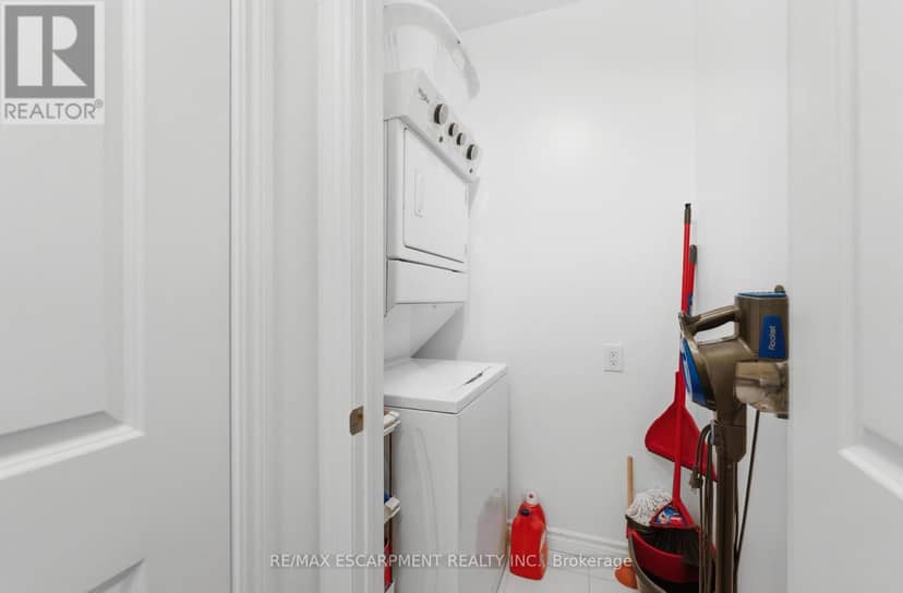 112 - 460 Dundas Street E — photo 17 of 30