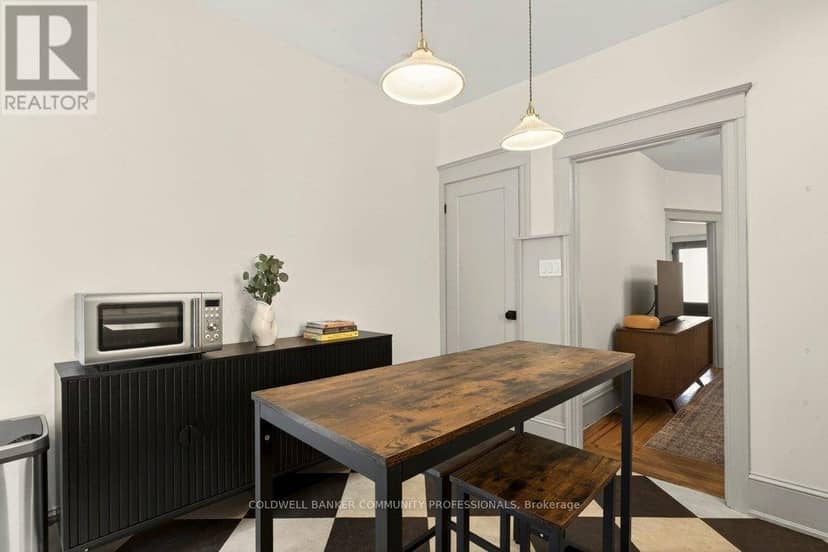 148 Dundurn Street N — photo 13 of 40