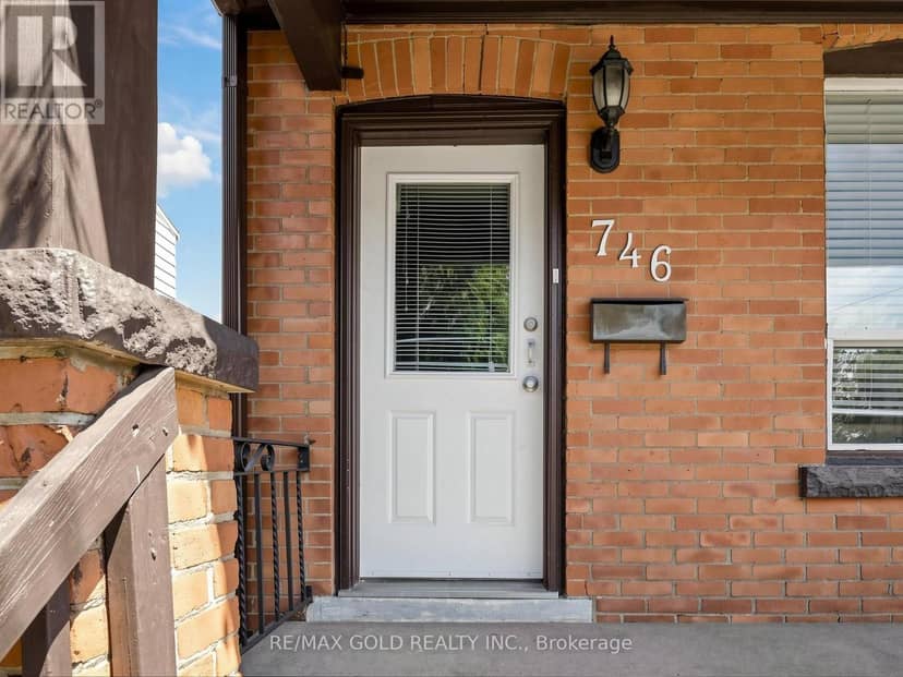 746 King Street W, Hamilton, photo 3