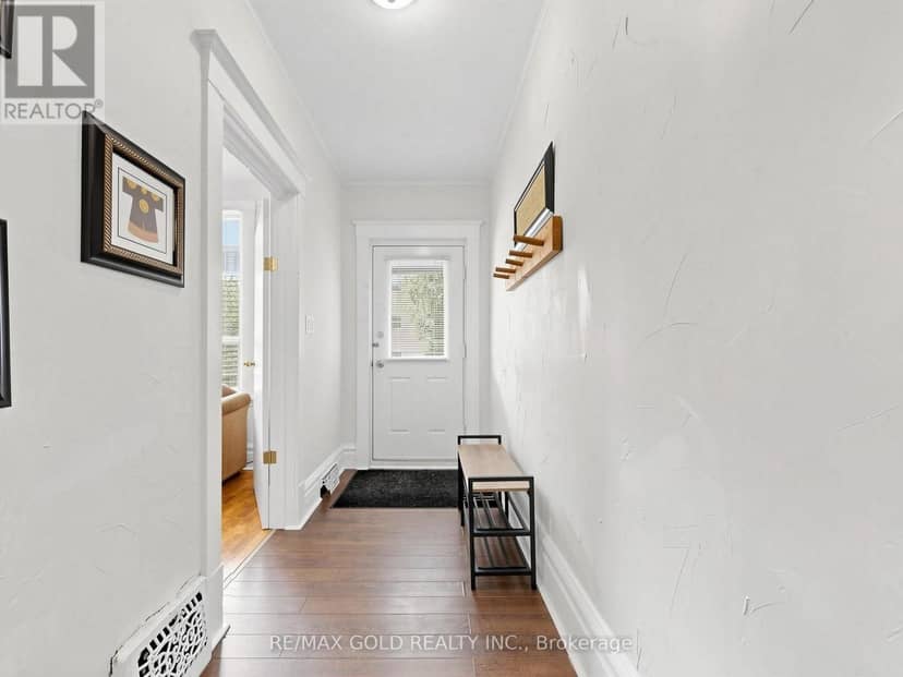 746 King Street W, Hamilton, photo 4