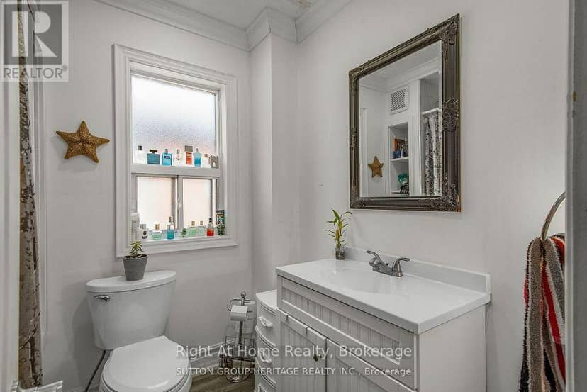 238 Albert Street — photo 8 of 19
