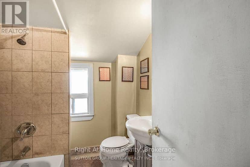 238 Albert Street — photo 15 of 19