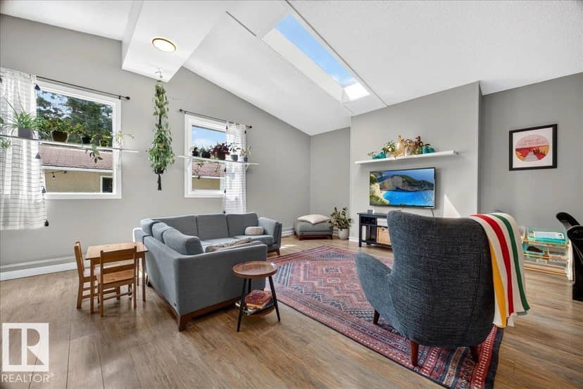 5211 94A AV NW — photo 31 of 40