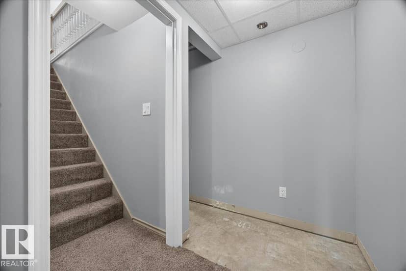 5211 94A AV NW — photo 37 of 40