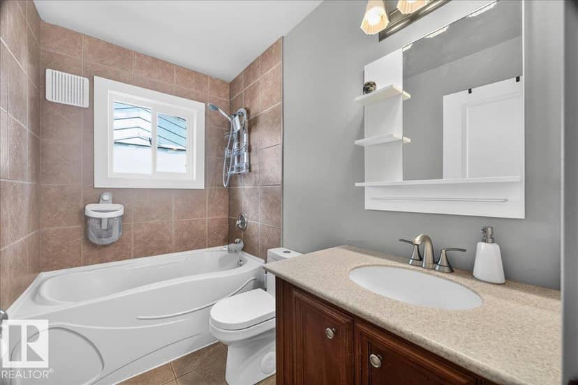 5211 94A AV NW — photo 18 of 40
