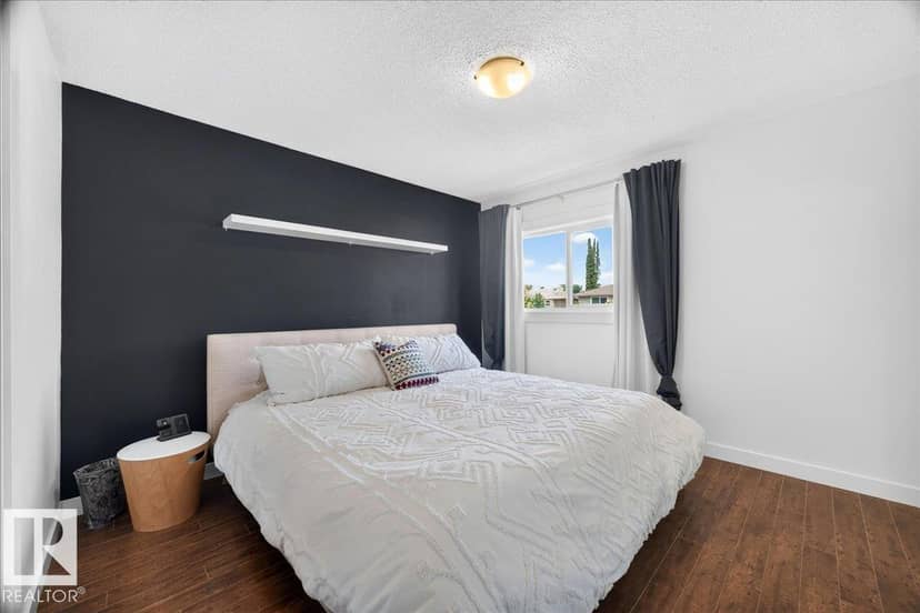 5211 94A AV NW — photo 19 of 40