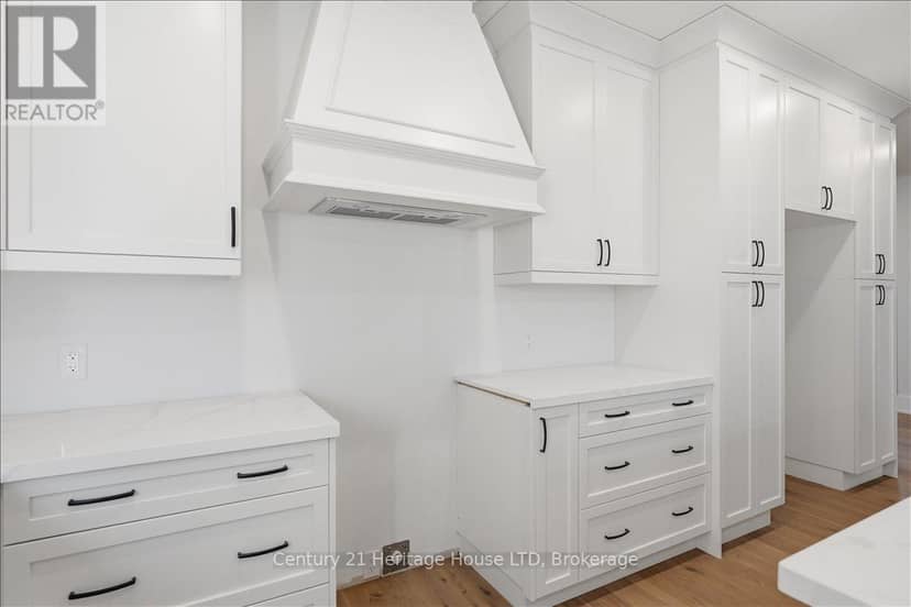 2476 Colangelo Drive — photo 17 of 40