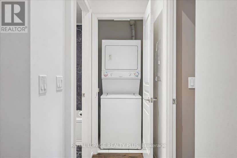 204 - 20 Burkebrook Place — photo 22 of 33