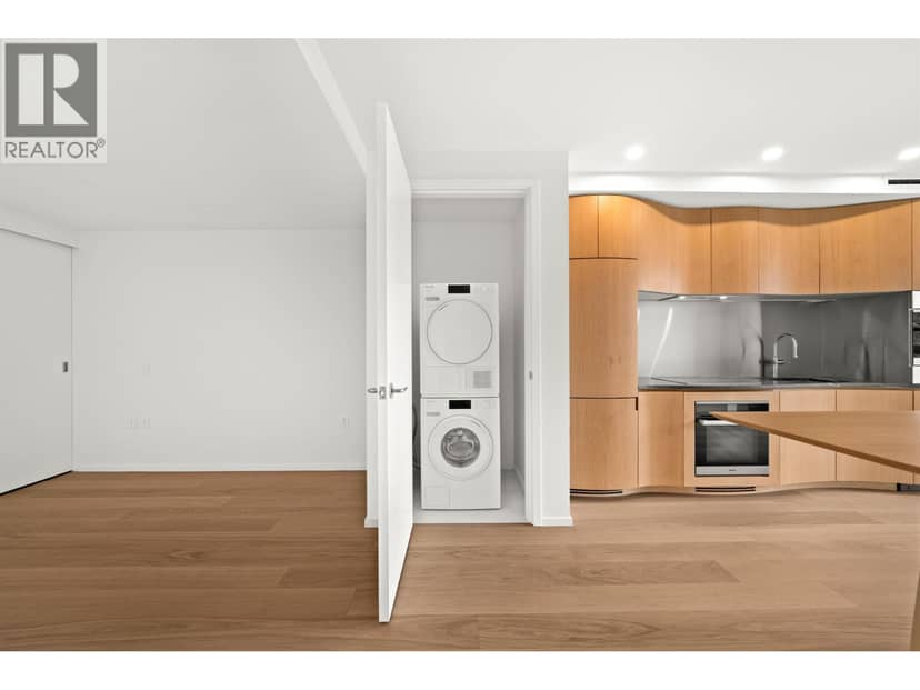 601 1568 ALBERNI STREET, Vancouver, photo 2