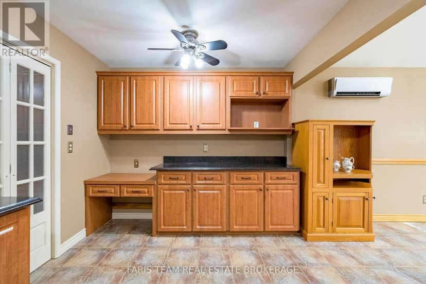 51 Davies Crescent — photo 10 of 40