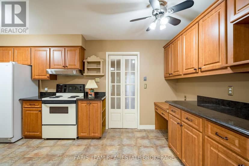 51 Davies Crescent — photo 11 of 40