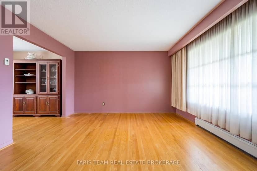 51 Davies Crescent — photo 15 of 40