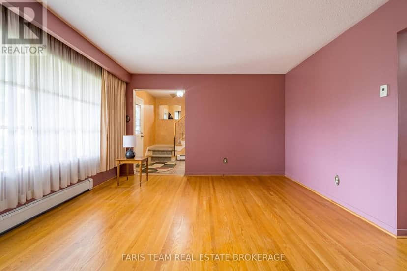 51 Davies Crescent — photo 16 of 40