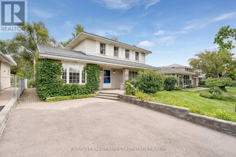 51 Davies Crescent — photo 3 of 40