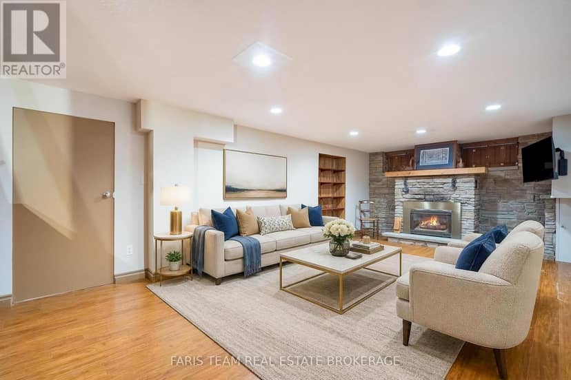51 Davies Crescent — photo 32 of 40
