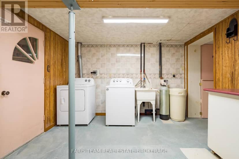 51 Davies Crescent — photo 35 of 40