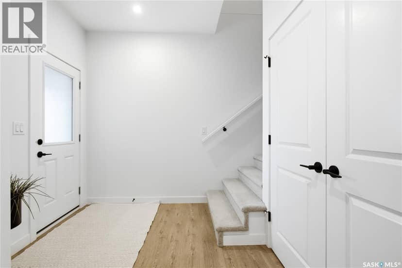 5 625 Dagnone CRESCENT — photo 3 of 36