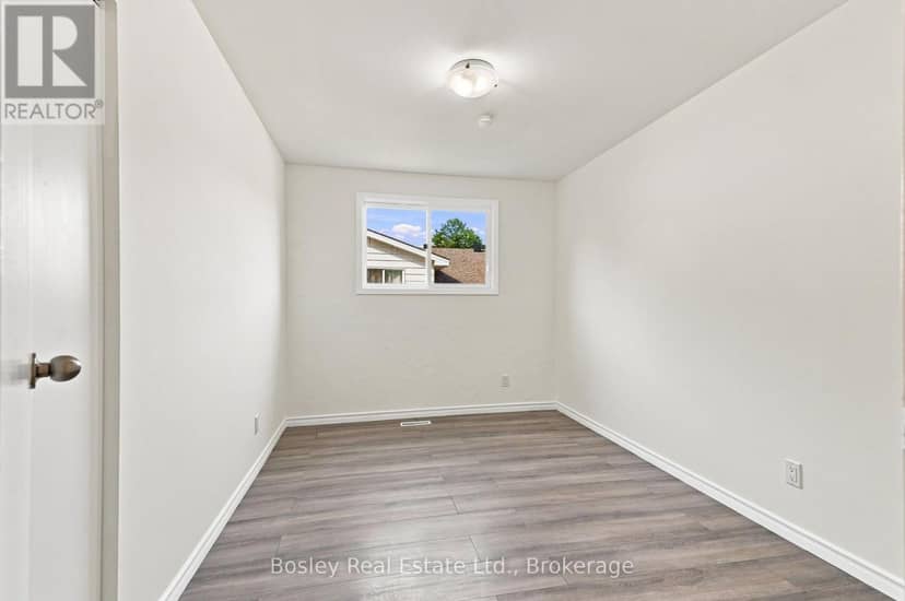 4 Griffin Road — photo 14 of 39