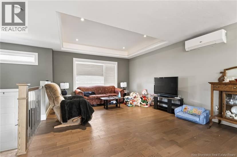 95 Doiron Street — photo 11 of 38