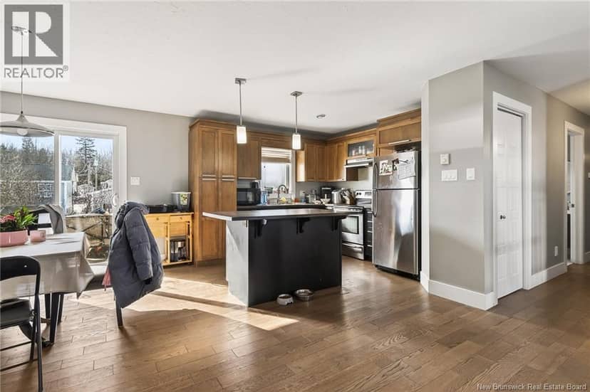 95 Doiron Street — photo 8 of 38