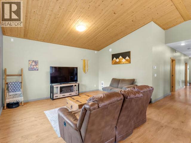 63 Eldorado Drive — photo 22 of 33