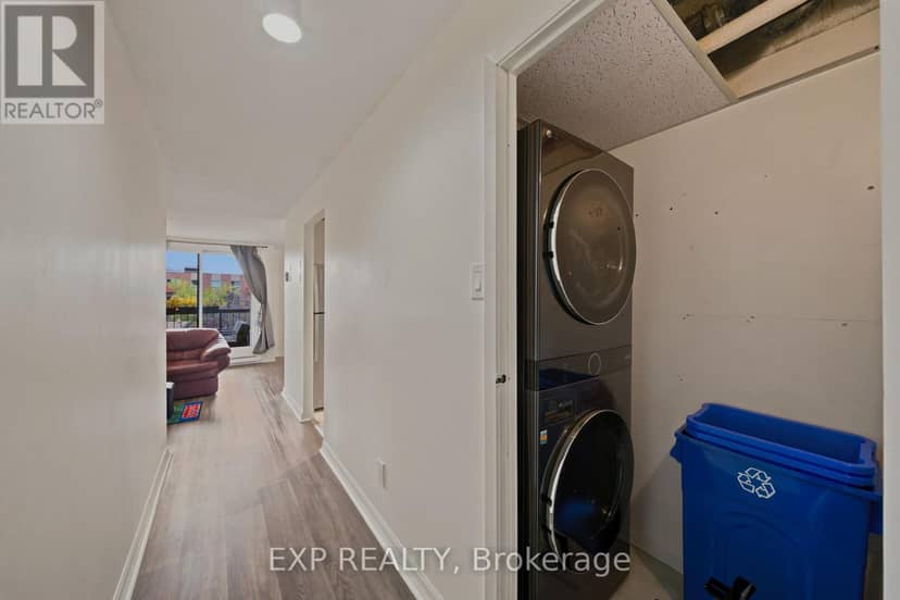 401 - 222 Guigues Avenue — photo 12 of 20