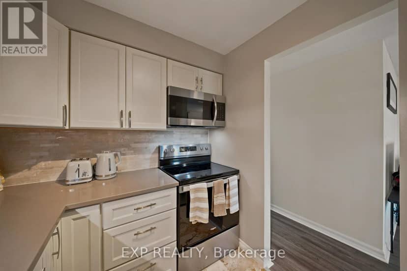 401 - 222 Guigues Avenue — photo 7 of 20