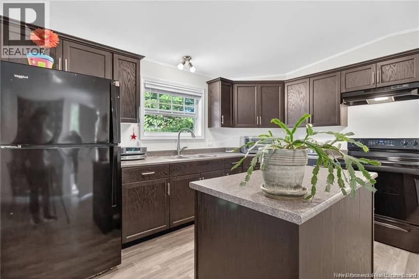 2 Larchwood Street — photo 10 of 27