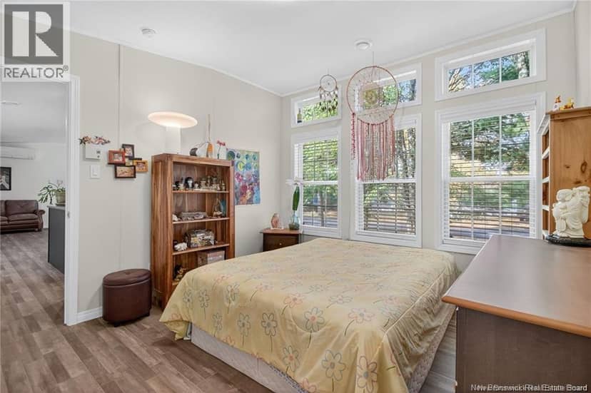 2 Larchwood Street — photo 14 of 27