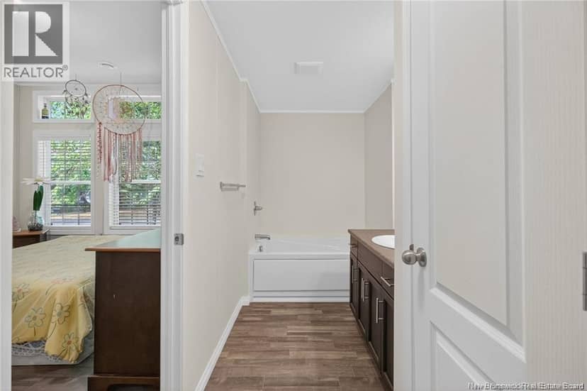 2 Larchwood Street — photo 15 of 27