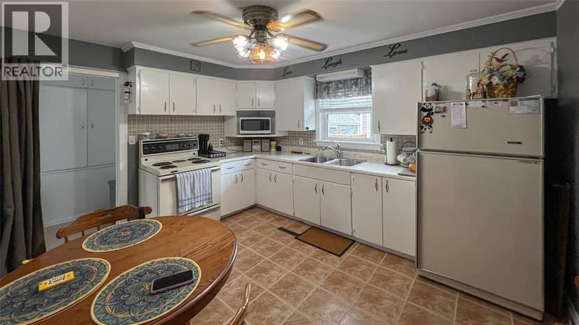437 Bright Street — photo 5 of 24