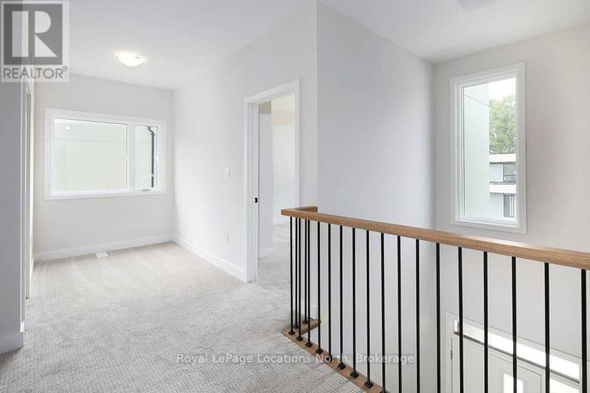 127 Yvonne Crescent — photo 16 of 26