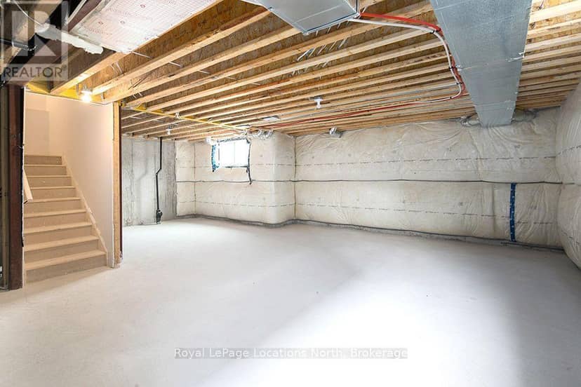 127 Yvonne Crescent — photo 24 of 26